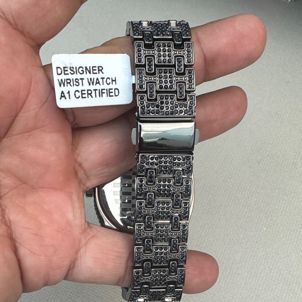 Men’s Fully Blinged Analog Watch - Picture 5 of 5